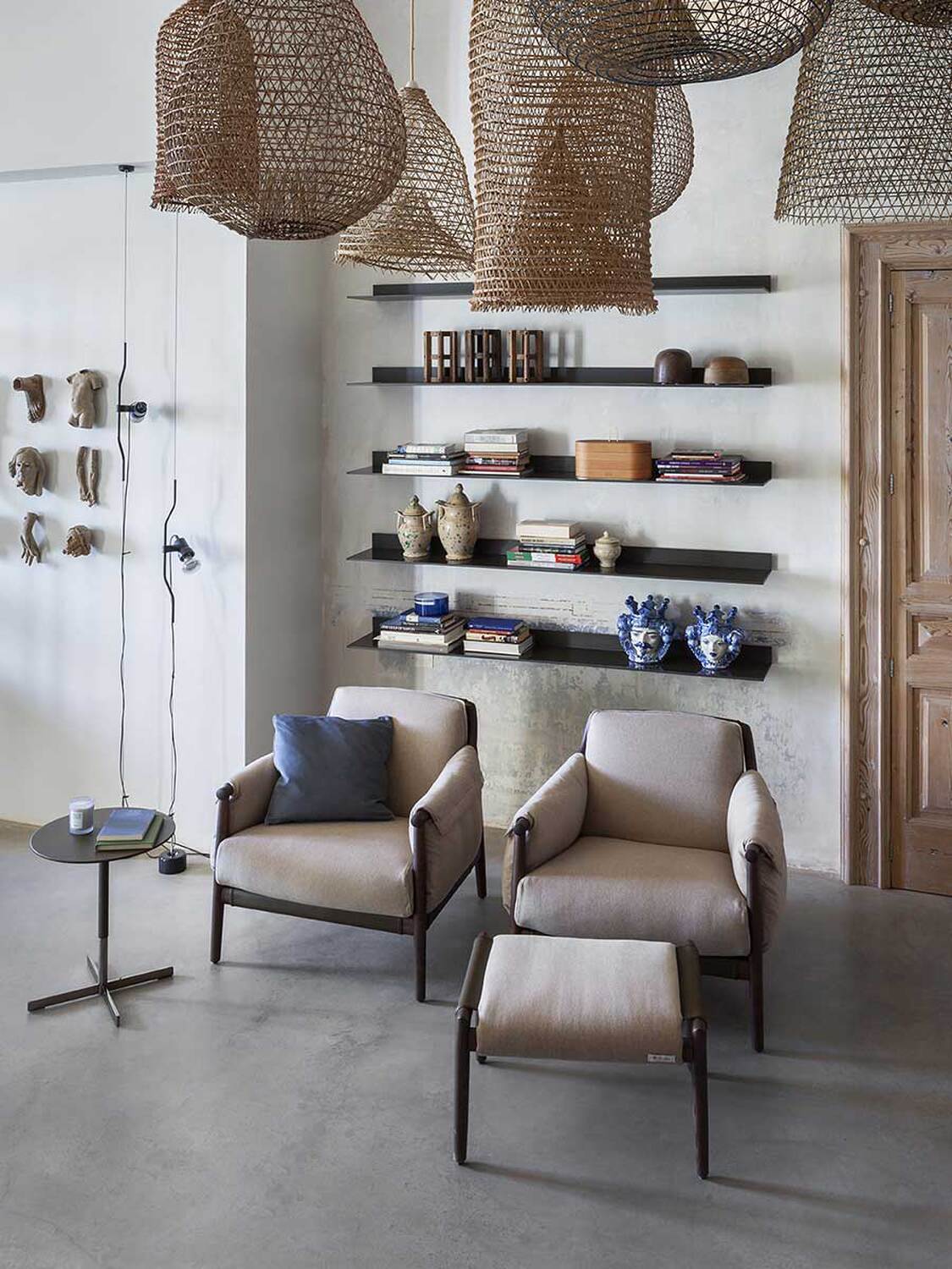 02 times lounge ottoman