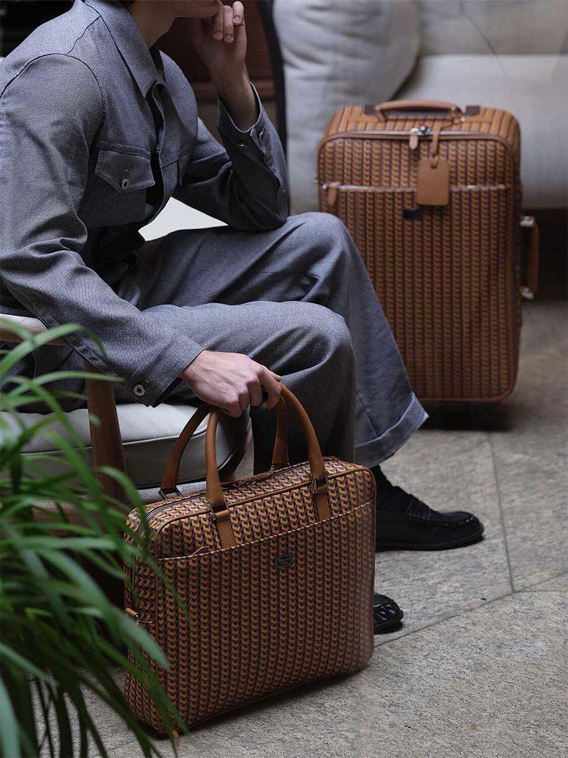 03 traveller collection laptop bag