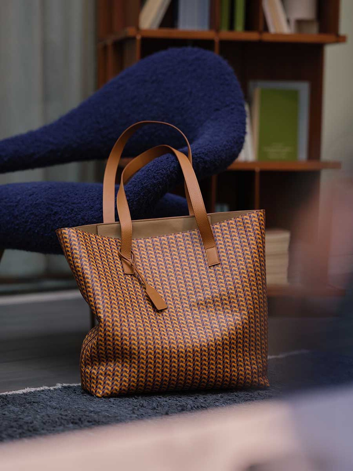 01 traveller collection tote bag