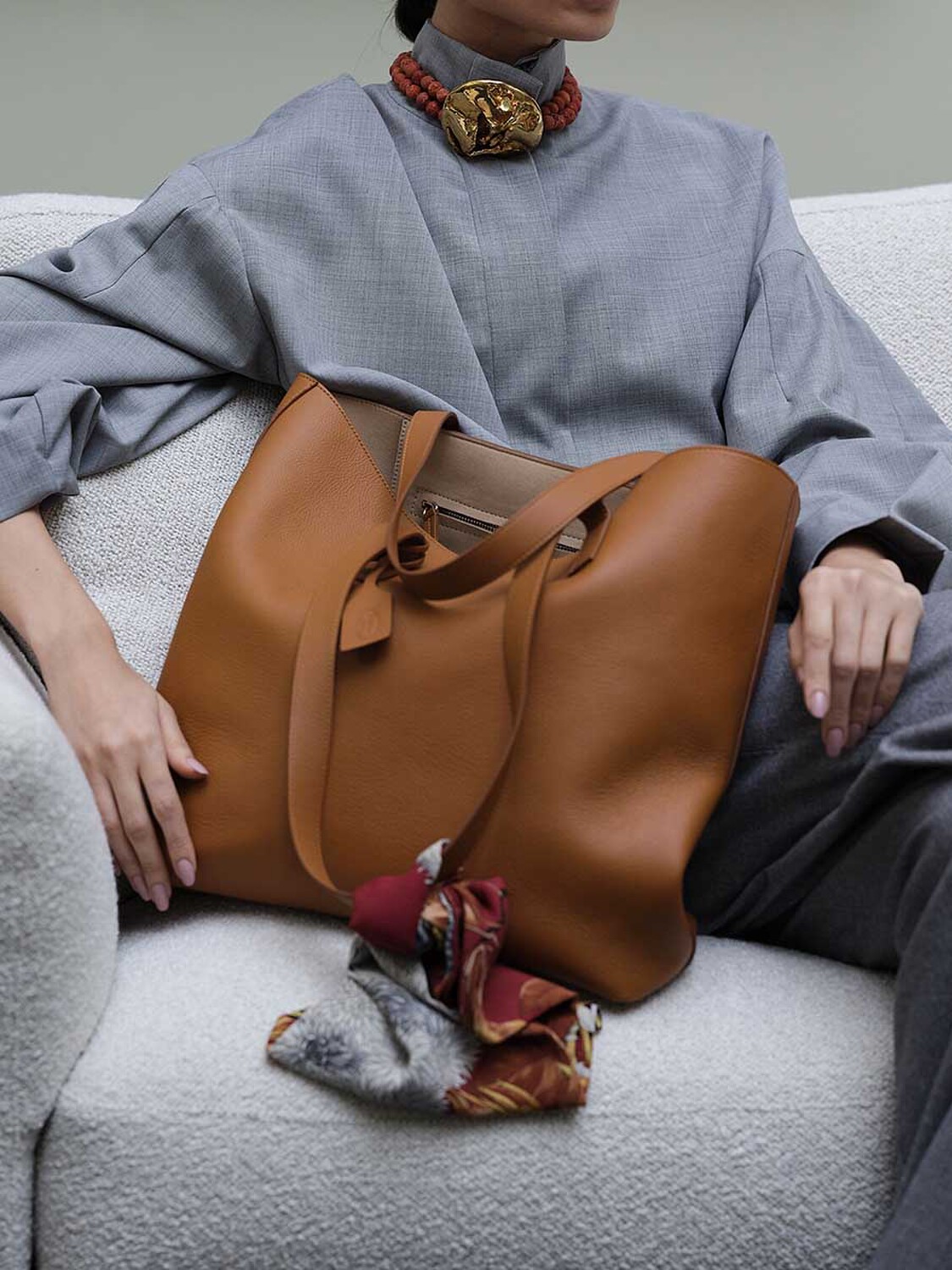 02 traveller collection tote bag