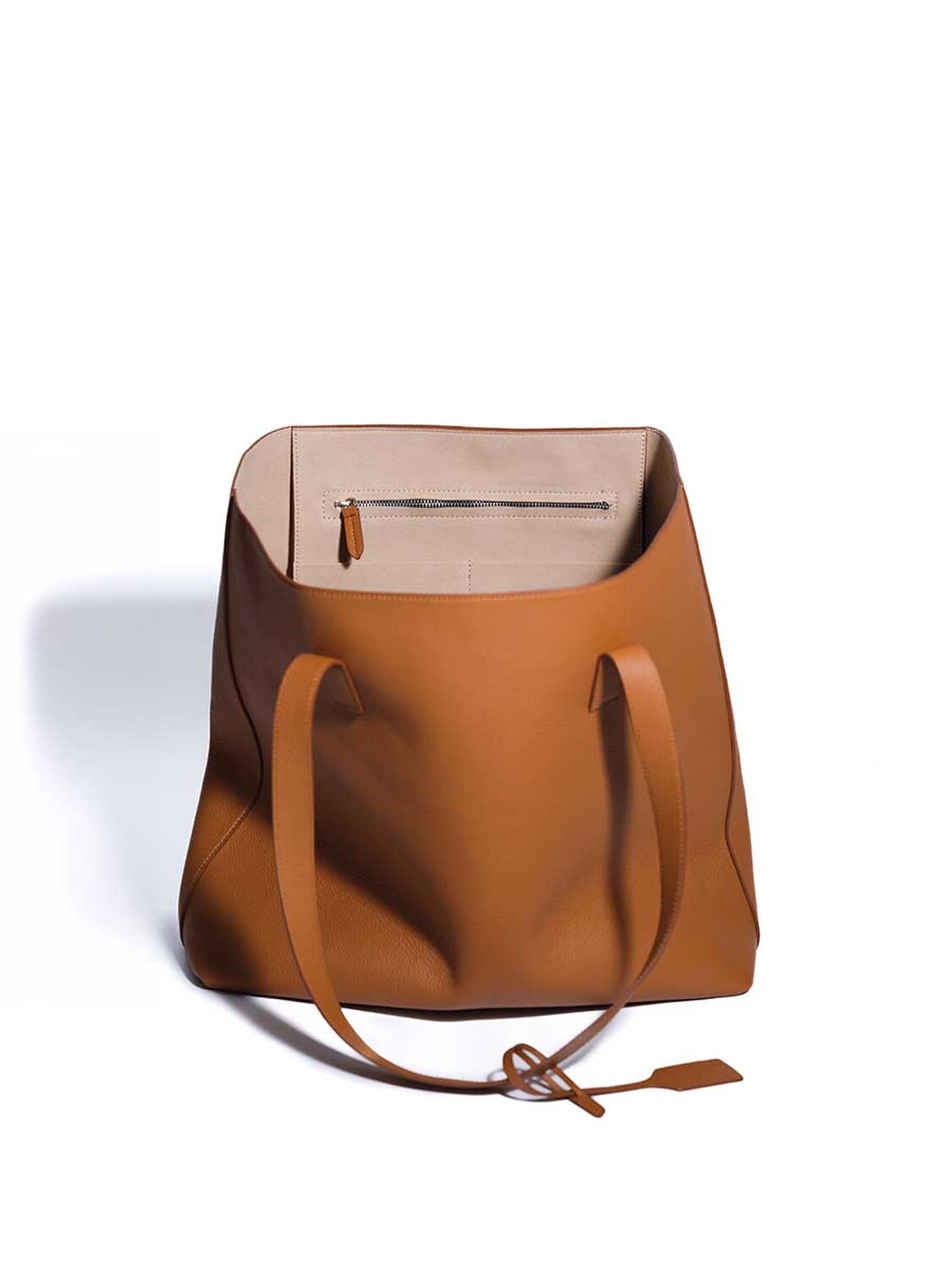 08 traveller collection tote bag