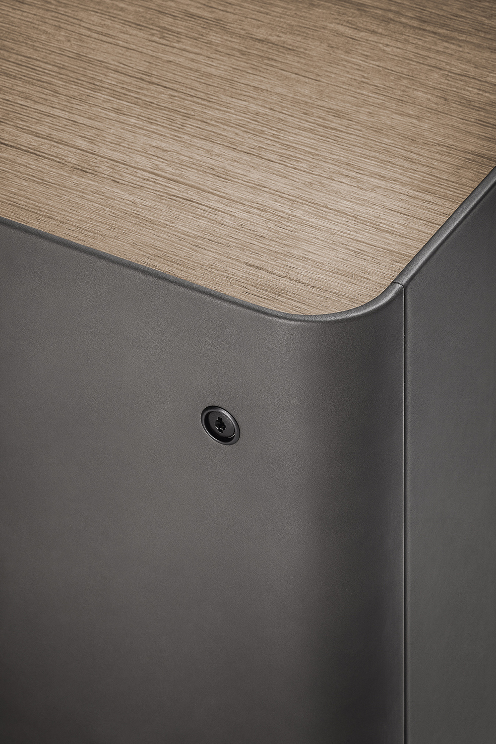 08 trust regular desk