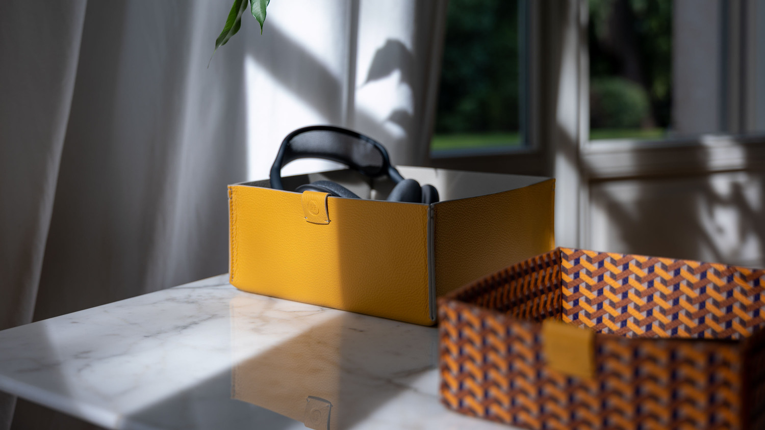 04 trusty leather change tray