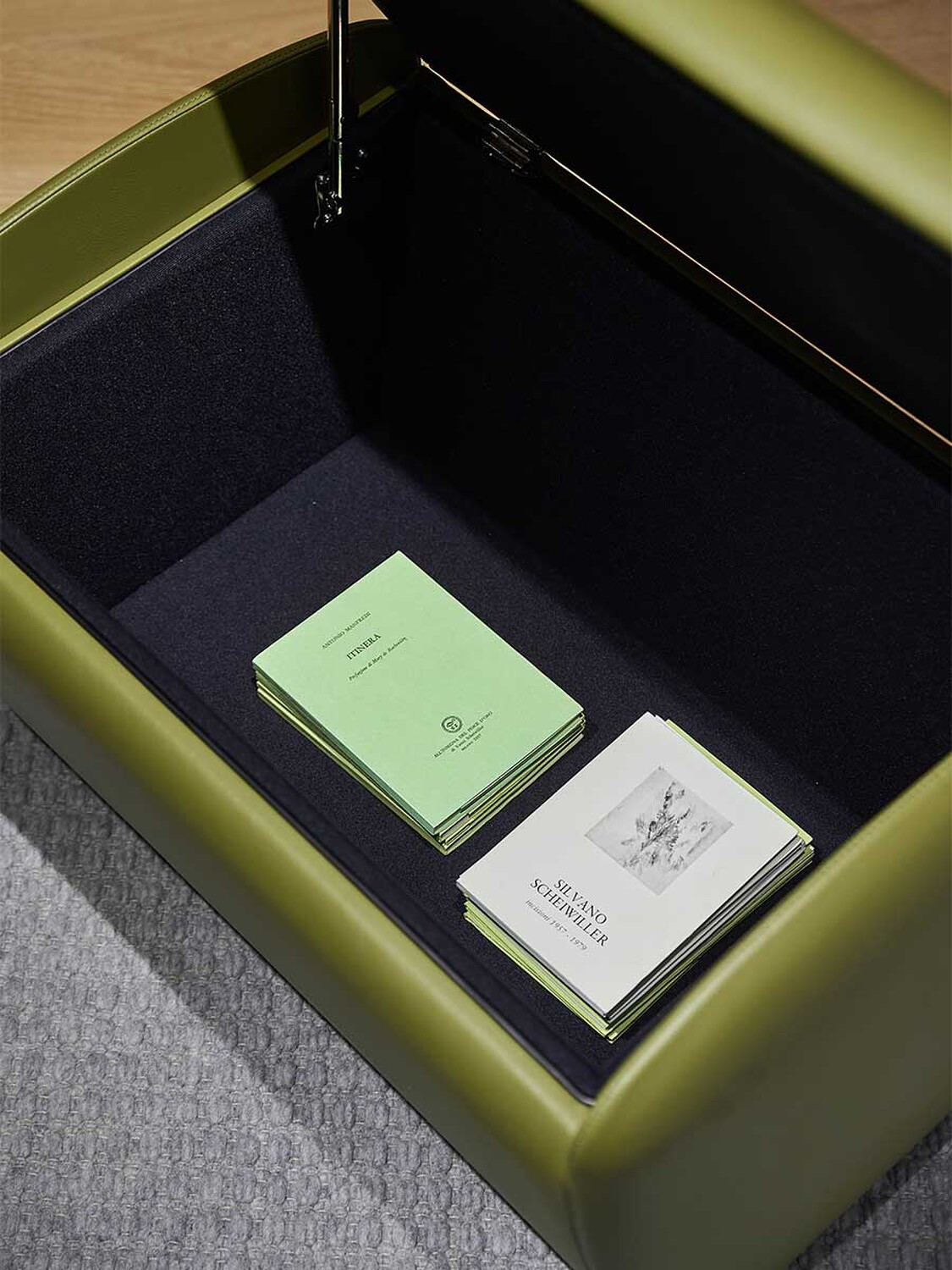 07 vanity fair xc ottoman