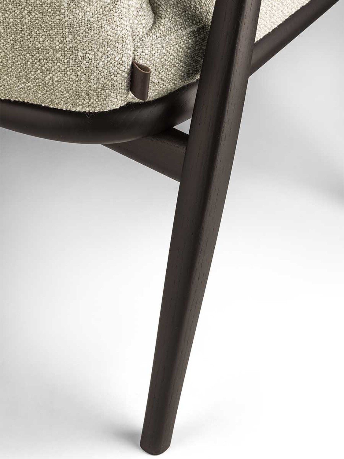 10 viola essence small armchair