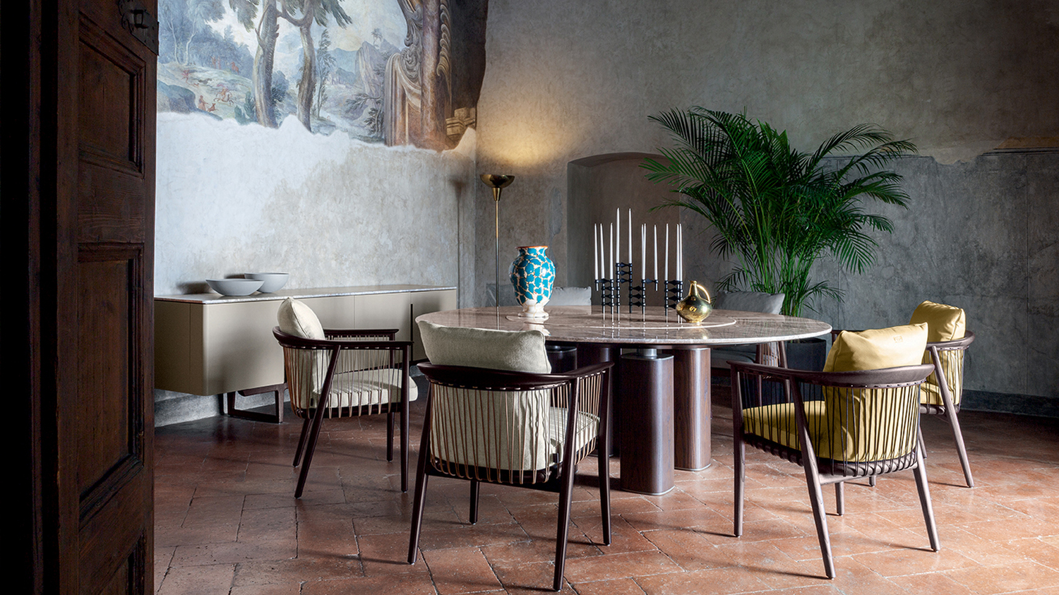 01 viola small armchair