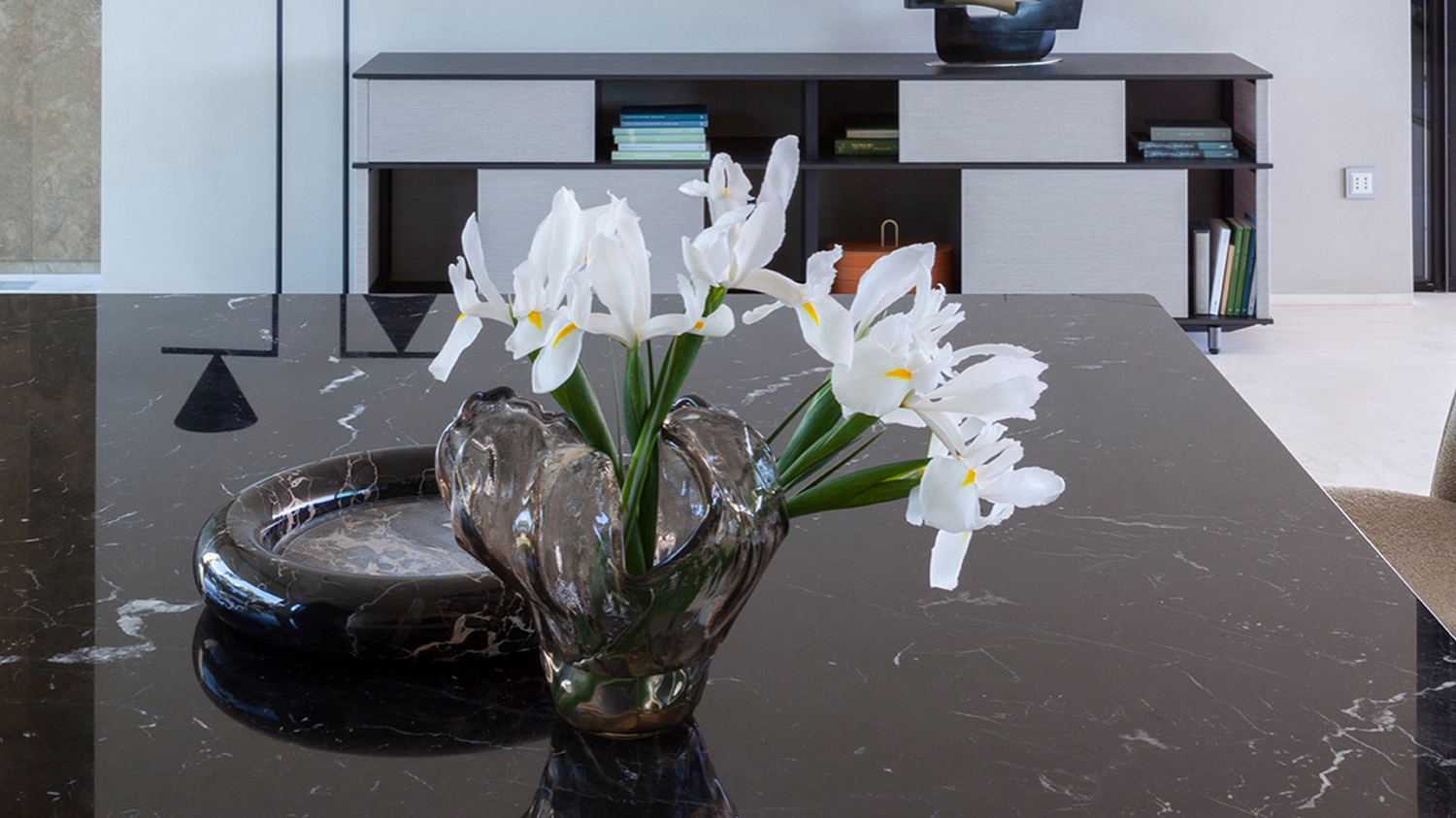 03 water illusion vase