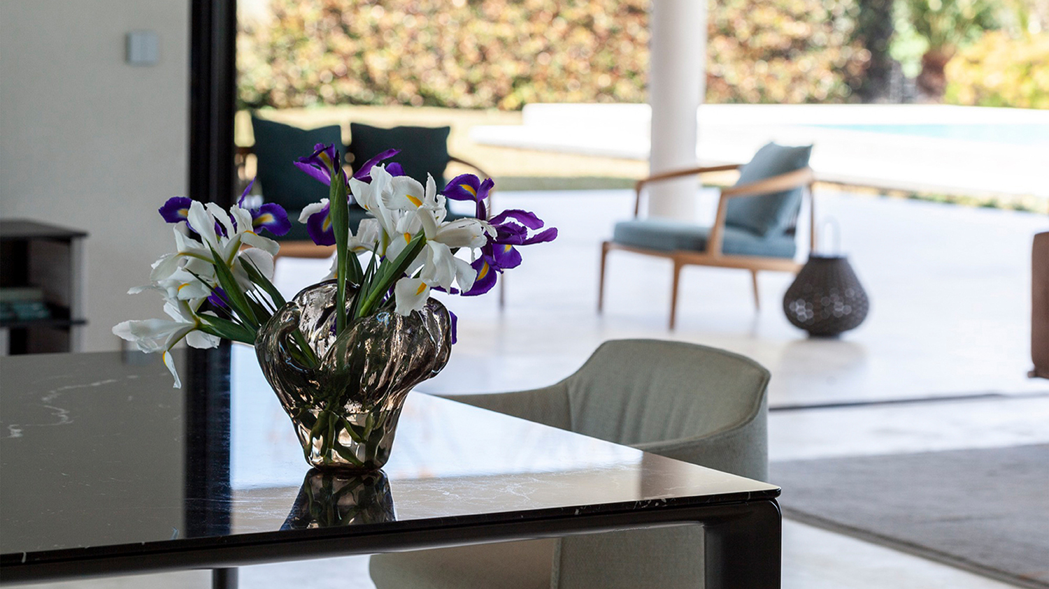 04 water illusion vase