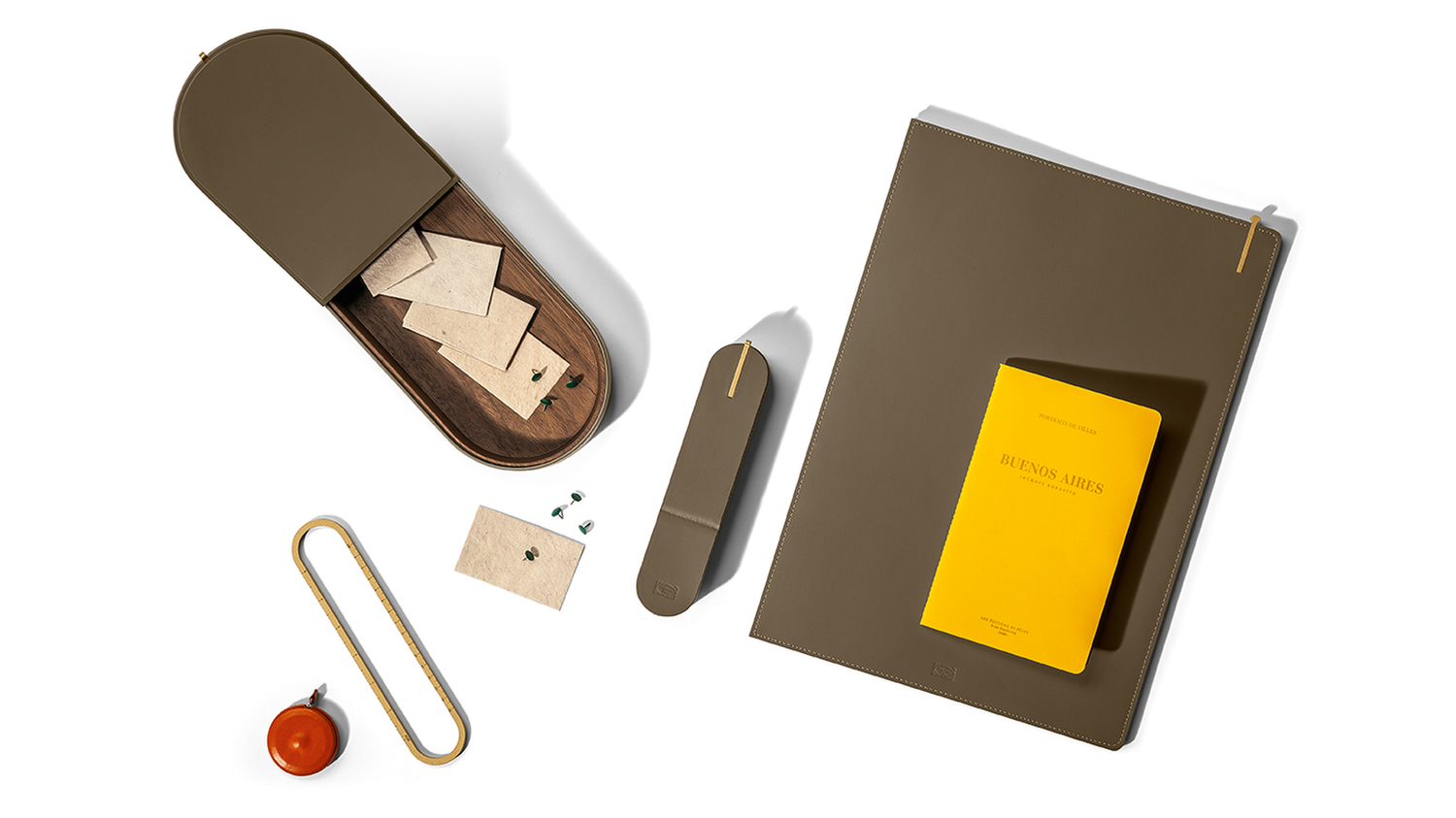 zhuang desk accessories