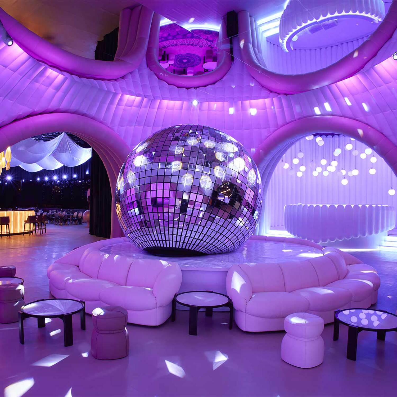 preview the flat macan